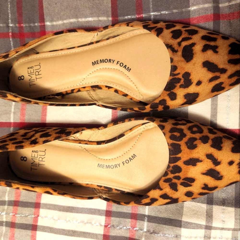 Time & Tru Flats
